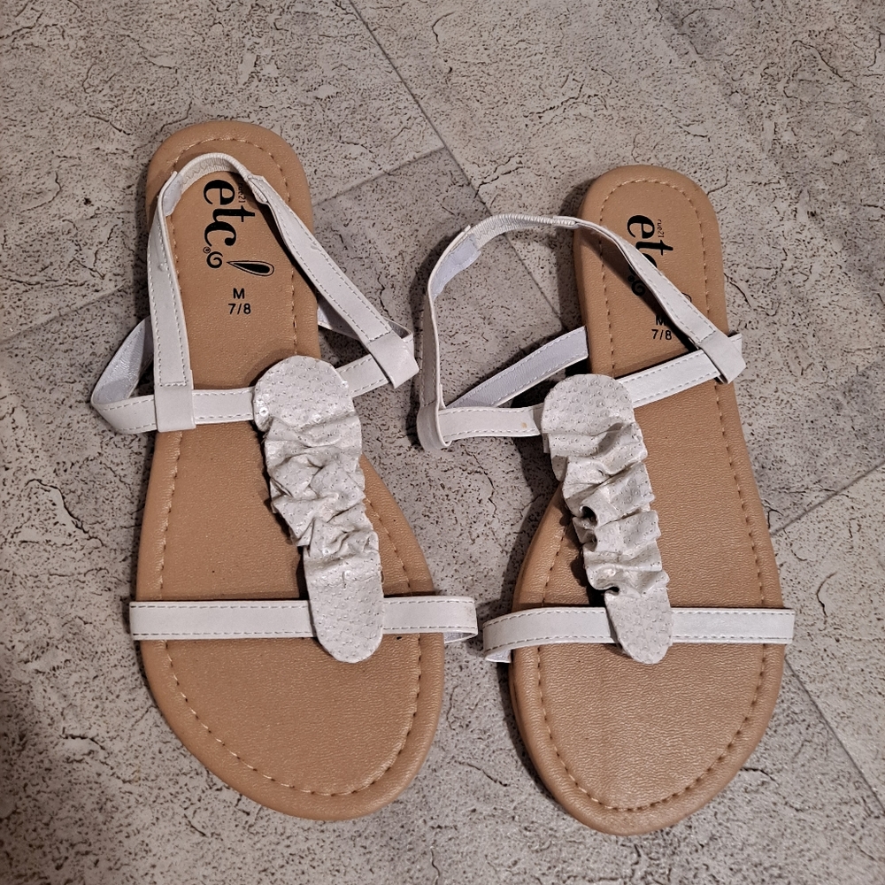 Brand new sandles